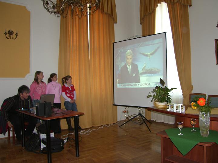 18image