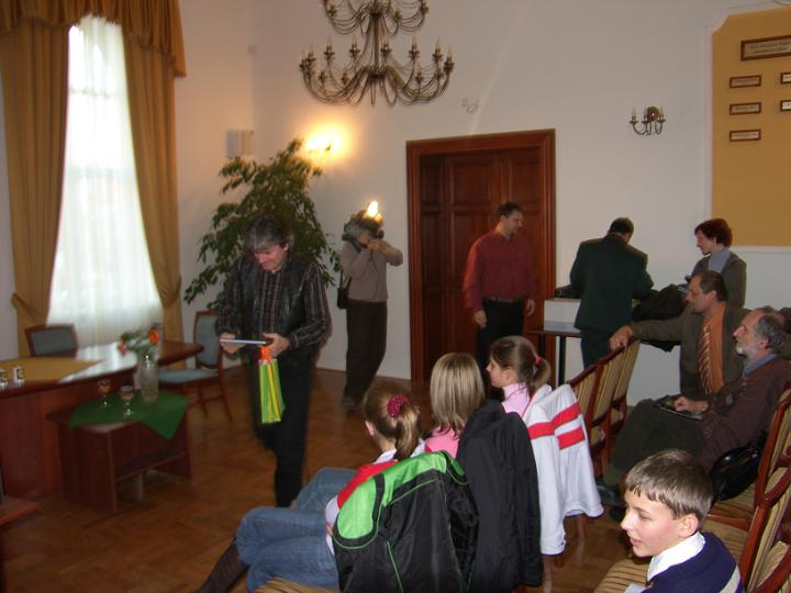 35image