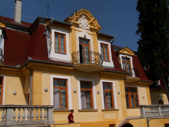 100_8744
