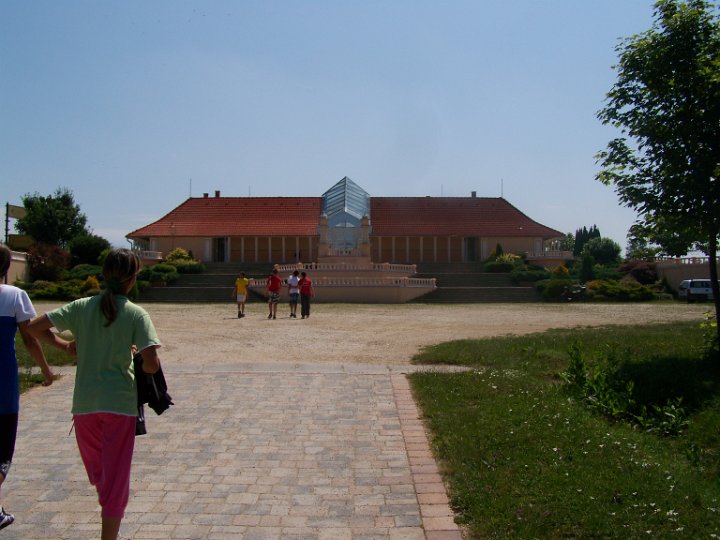 100_8550