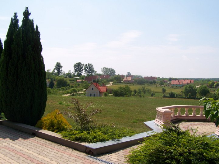 100_8557
